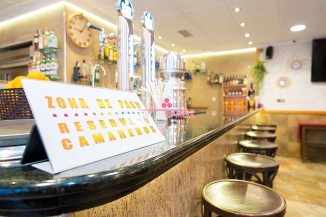 Restaurant/Bar til salgs i Alcalalí / Alcanalí - € 600 000 (Ref: 9538802)