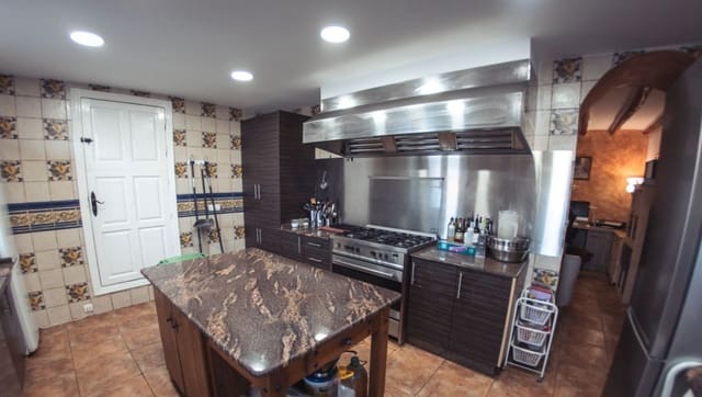 8 Zimmer Villa zu verkaufen in Lorca mit Pool Garage - 625.000 € (Ref: 9548919)