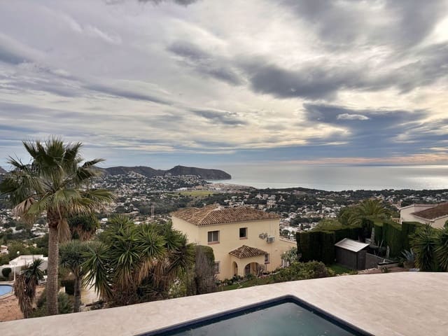 4 soveværelse Villa til salg i Moraira, Teulada-Moraira med swimmingpool garage - € 1.450.000 (Ref: 9548920)