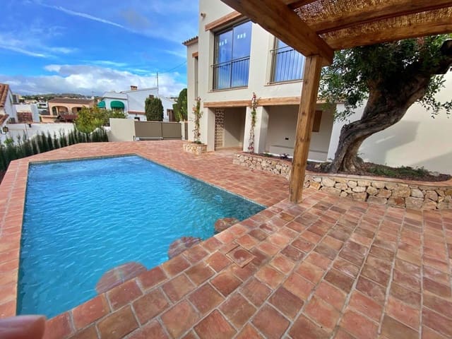 3 soveværelse Villa til salg i Benissa med swimmingpool garage - € 875.000 (Ref: 9552531)