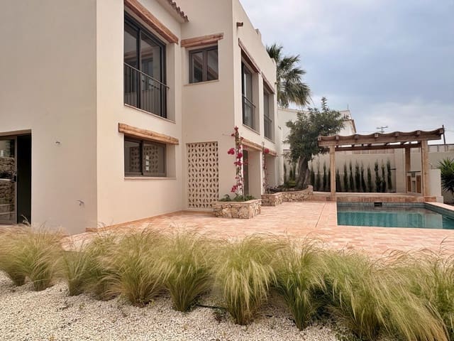 Chalet de 3 habitaciones en Benissa en venta con piscina garaje - 795.000 € (Ref: 9552531)