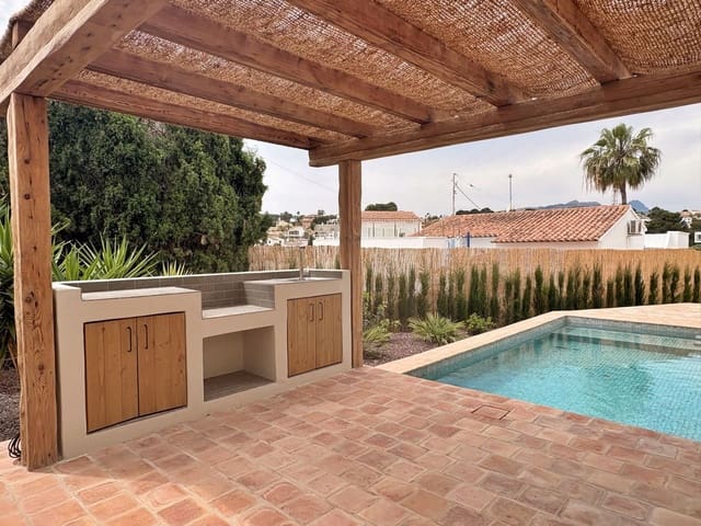 Chalet de 3 habitaciones en Benissa en venta con piscina garaje - 795.000 € (Ref: 9552531)