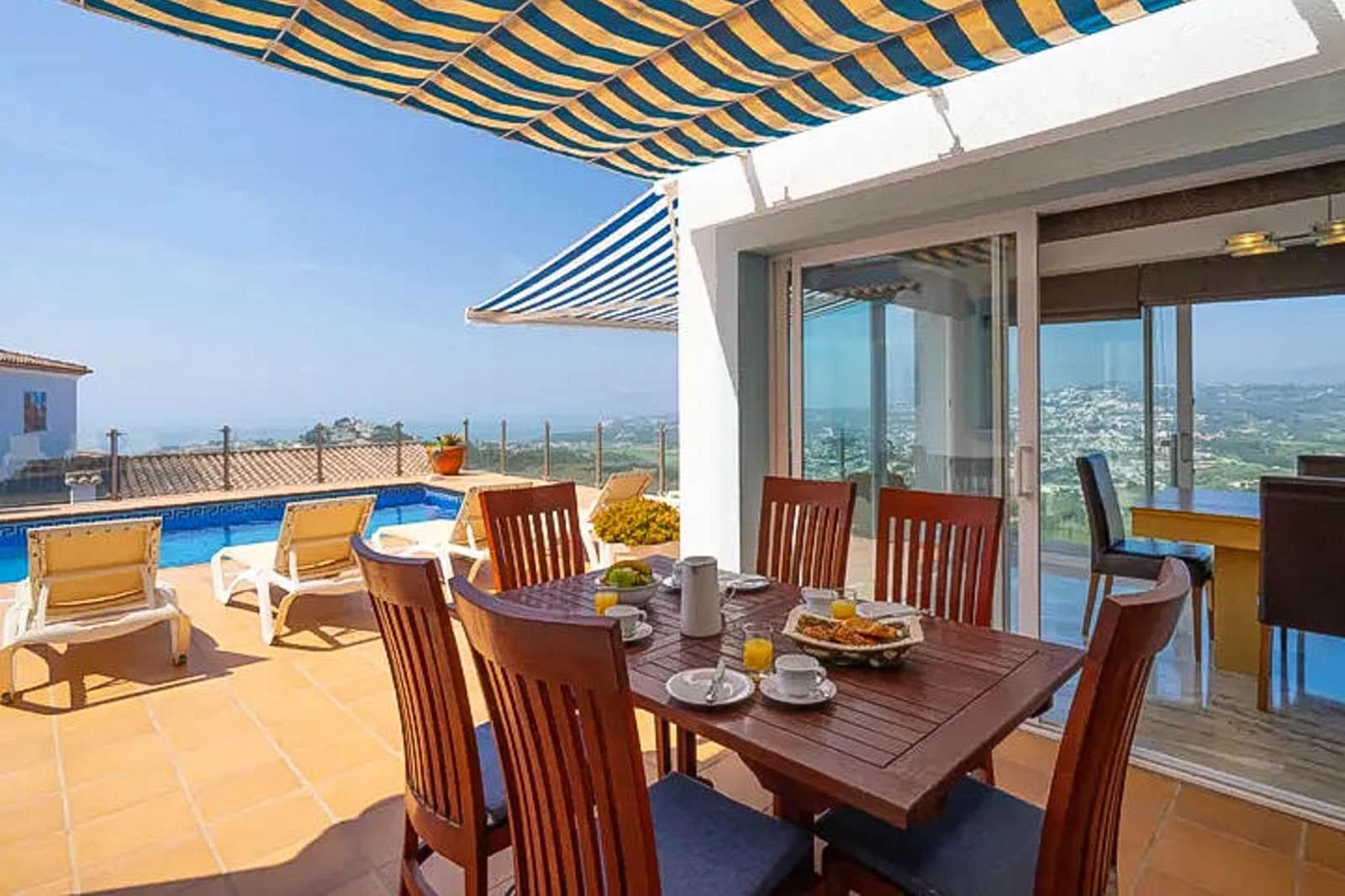 Chalet de 3 habitaciones en Moraira en venta con piscina - 990.000 € (Ref: 9569713)