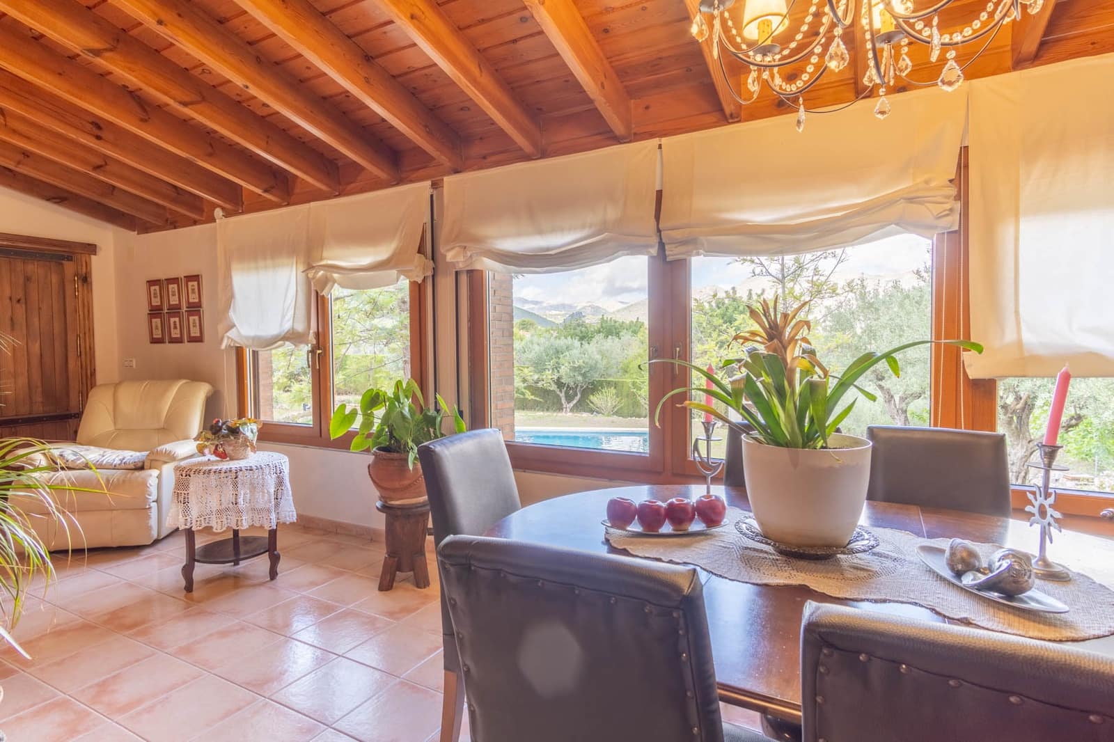 4 soveværelse Villa til salg i Orba med swimmingpool - € 899.000 (Ref: 9569853)