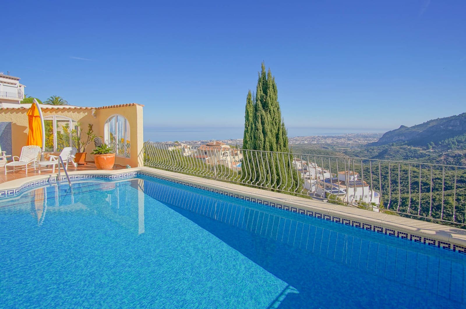 5 bedroom Villa for sale in Monte Pego with pool - € 765,000 (Ref: 9569913)