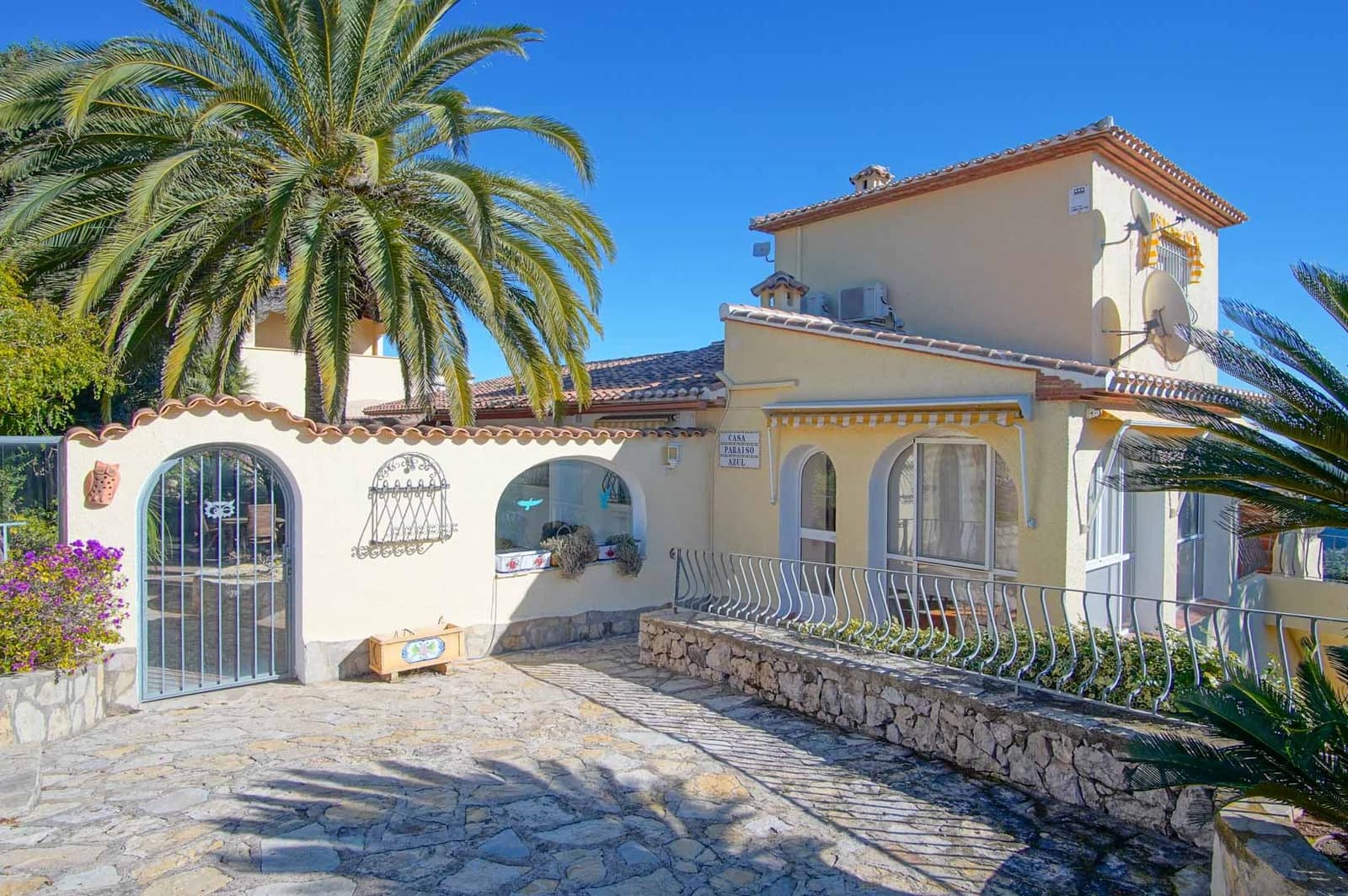 5 bedroom Villa for sale in Monte Pego with pool - € 765,000 (Ref: 9569913)