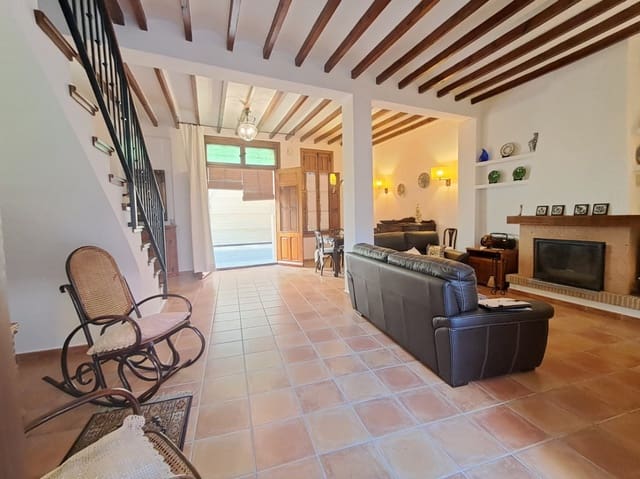 3 makuuhuone Omakotitalo vuokrattavana paikassa La Nucia Pueblo  , La Nucia - 1 100 € (Ref: 9569919)