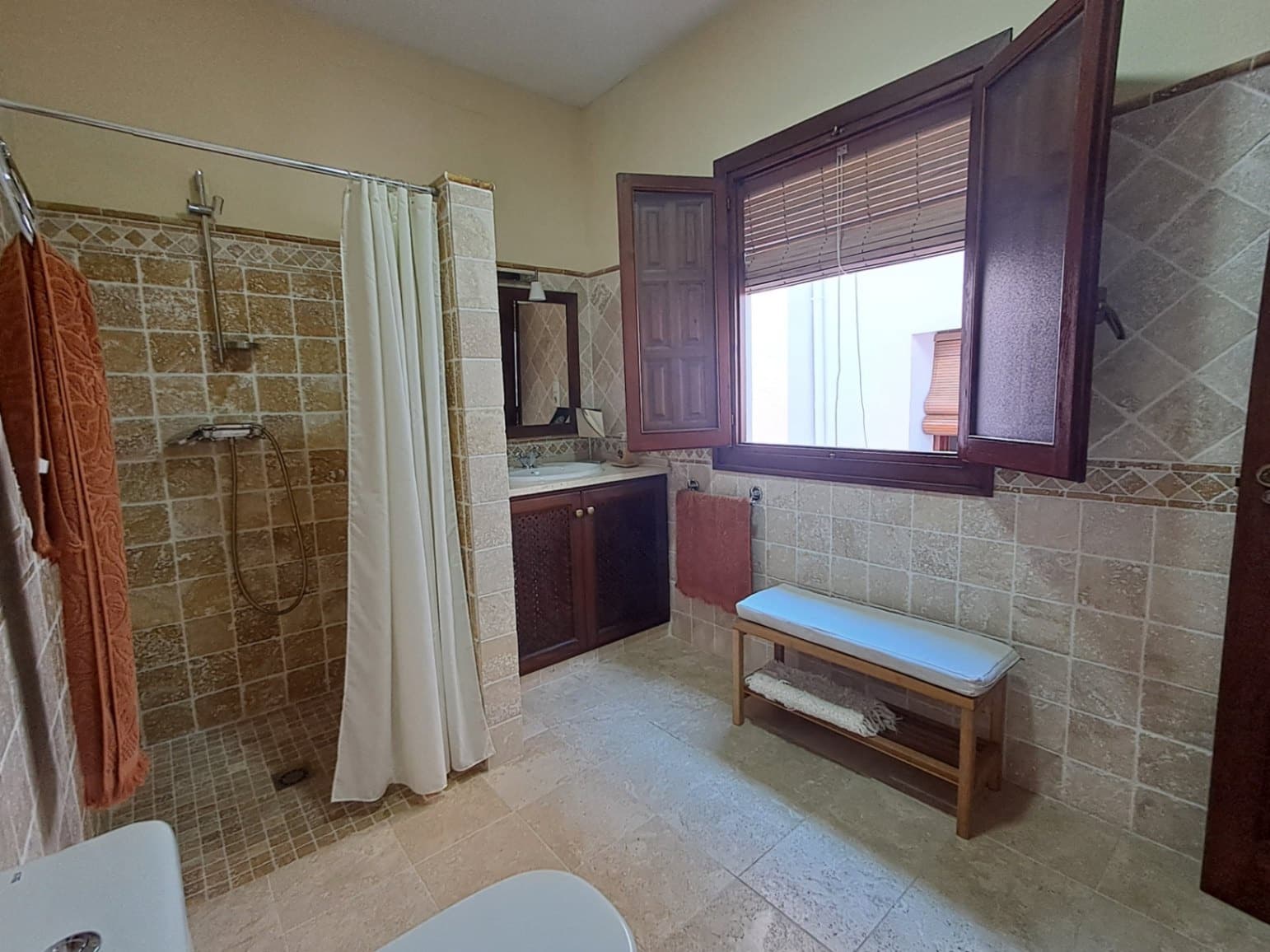 3 makuuhuone Omakotitalo vuokrattavana paikassa La Nucia - 1 100 € (Ref: 9569919)