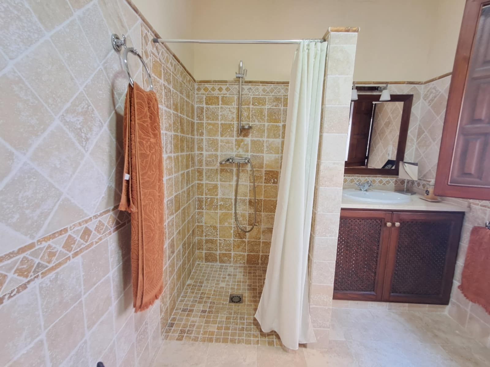 3 makuuhuone Omakotitalo vuokrattavana paikassa La Nucia - 1 100 € (Ref: 9569919)