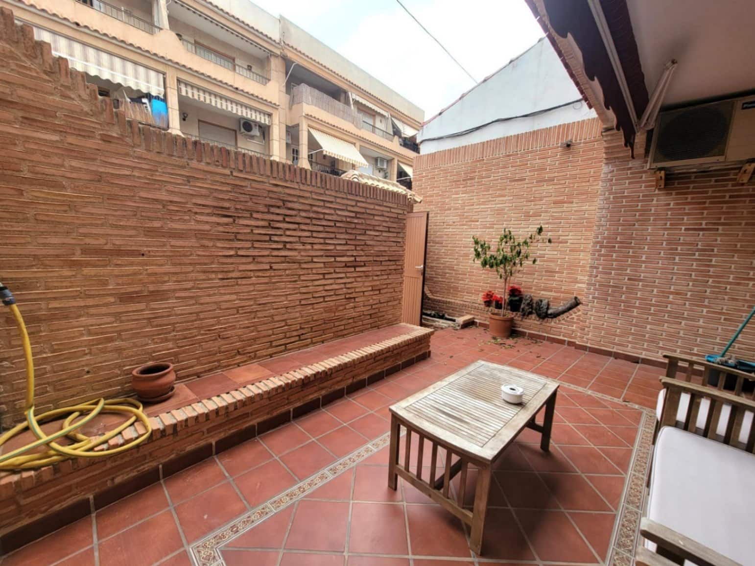 3 soverom Hus til salgs i Torrevieja - € 165 000 (Ref: 9571890)