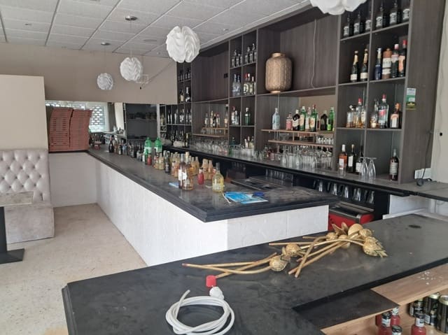 Kommersiell til salgs i Playa Poniente, Benidorm med garasje - € 325 000 (Ref: 9572085)