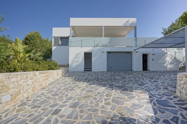 3 slaapkamer Villa te koop in Benissa met zwembad - € 725.000 (Ref: 9584846)