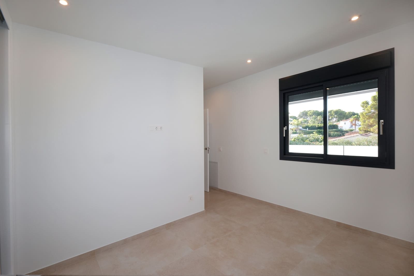 Chalet de 4 habitaciones en Calpe / Calp en venta con piscina - 840.000 € (Ref: 9584856)