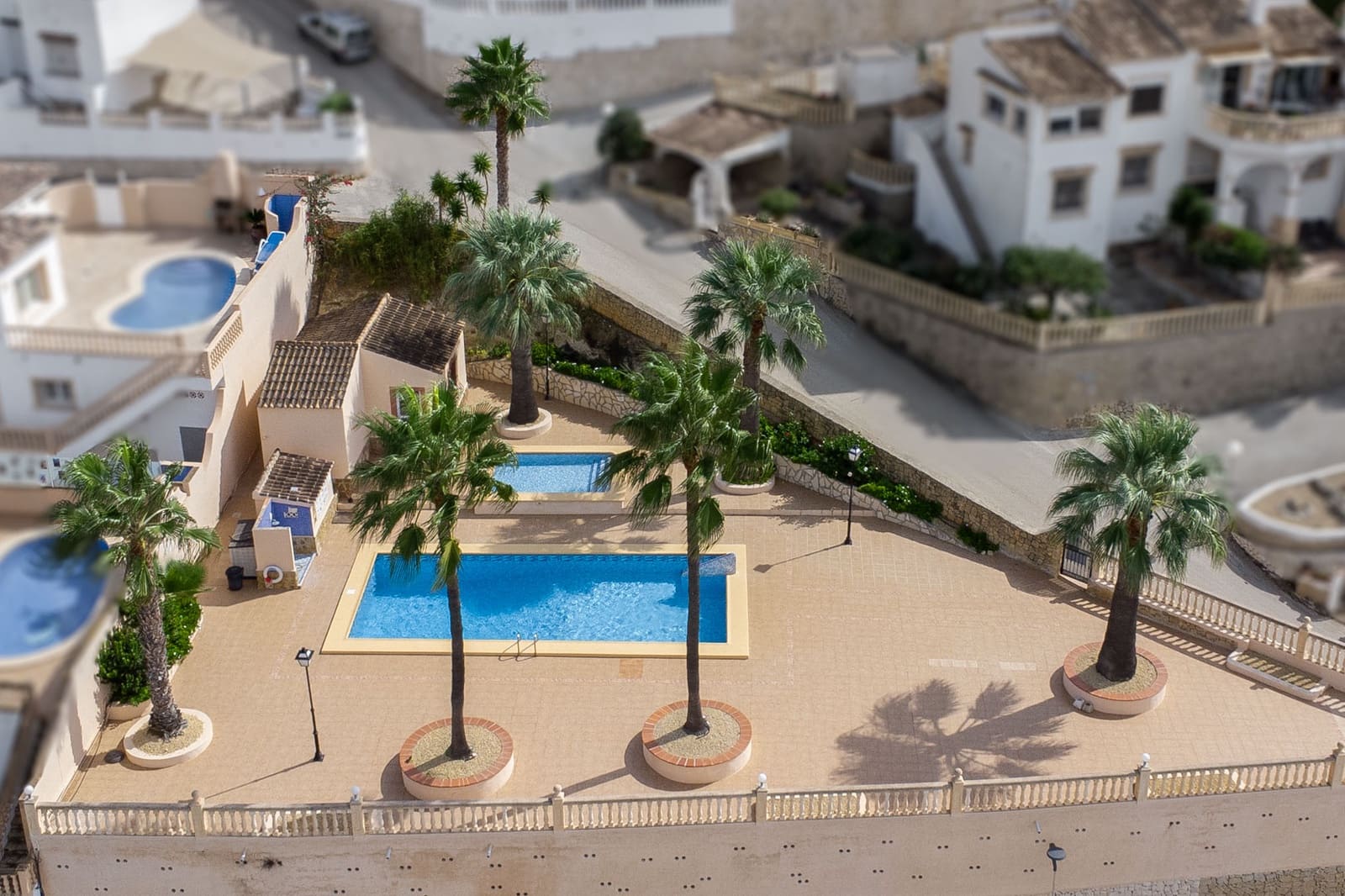 Semi-Rækkehus til salg i Benitachell / Benitatxell med swimmingpool - € 345.000 (Ref: 9584874)