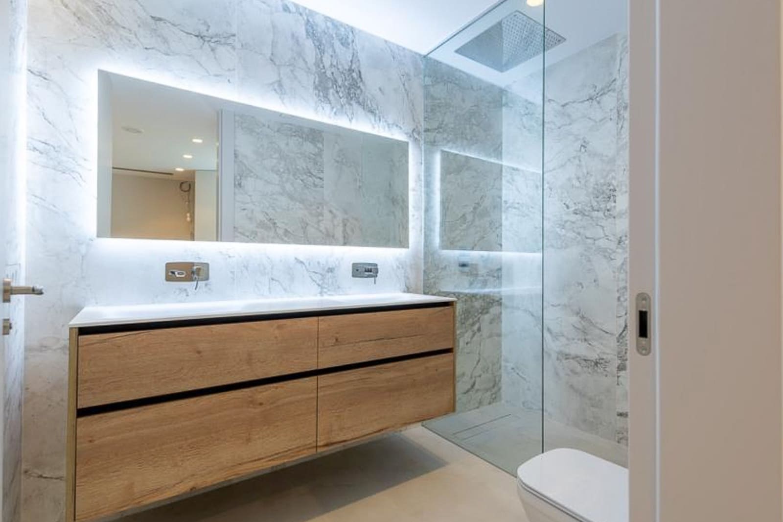 3 soveværelse Lejlighed til salg i Benidorm med swimmingpool - € 1.650.000 (Ref: 9584924)