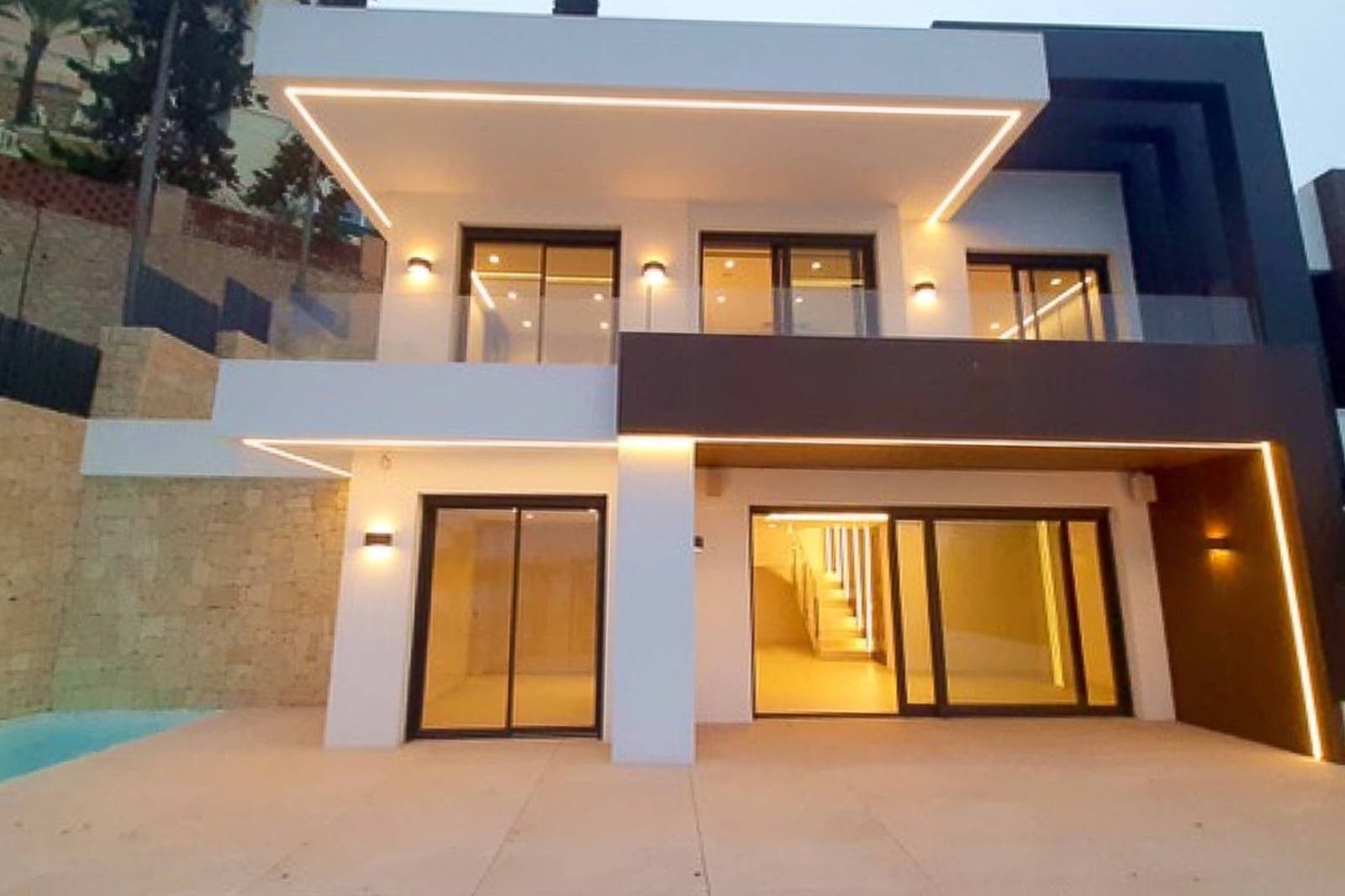 3 soveværelse Lejlighed til salg i Benidorm med swimmingpool - € 1.650.000 (Ref: 9584924)