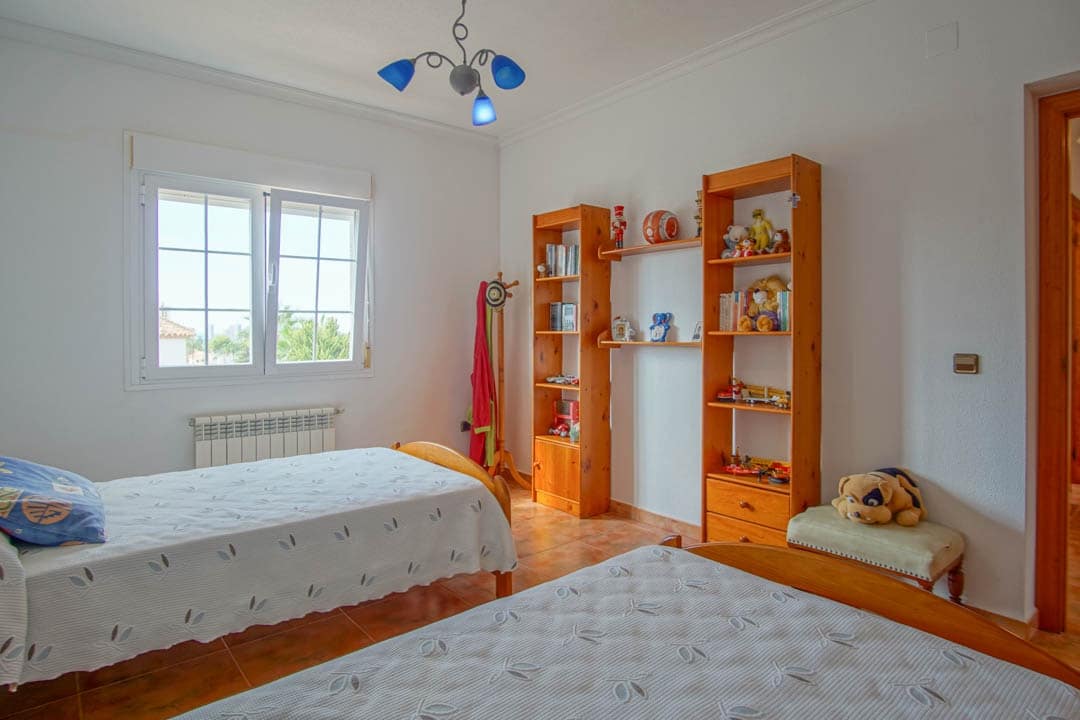 Chalet de 5 habitaciones en Calpe / Calp en venta con piscina - 725.000 € (Ref: 9584950)