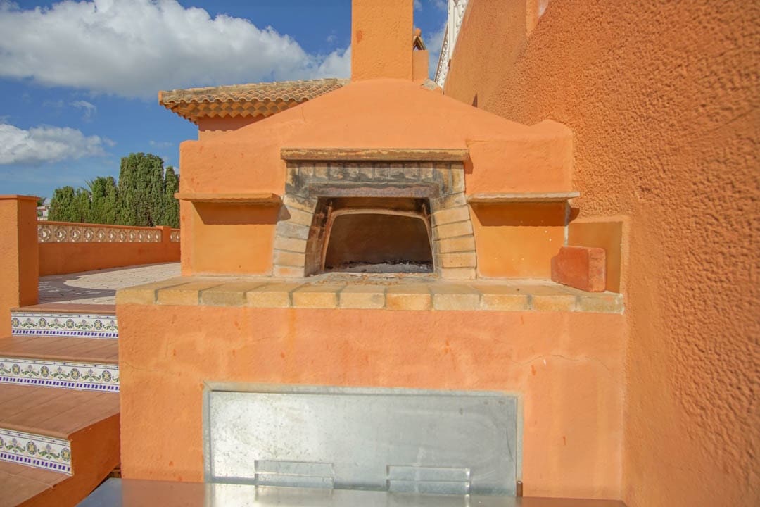 Chalet de 5 habitaciones en Calpe / Calp en venta con piscina - 725.000 € (Ref: 9584950)