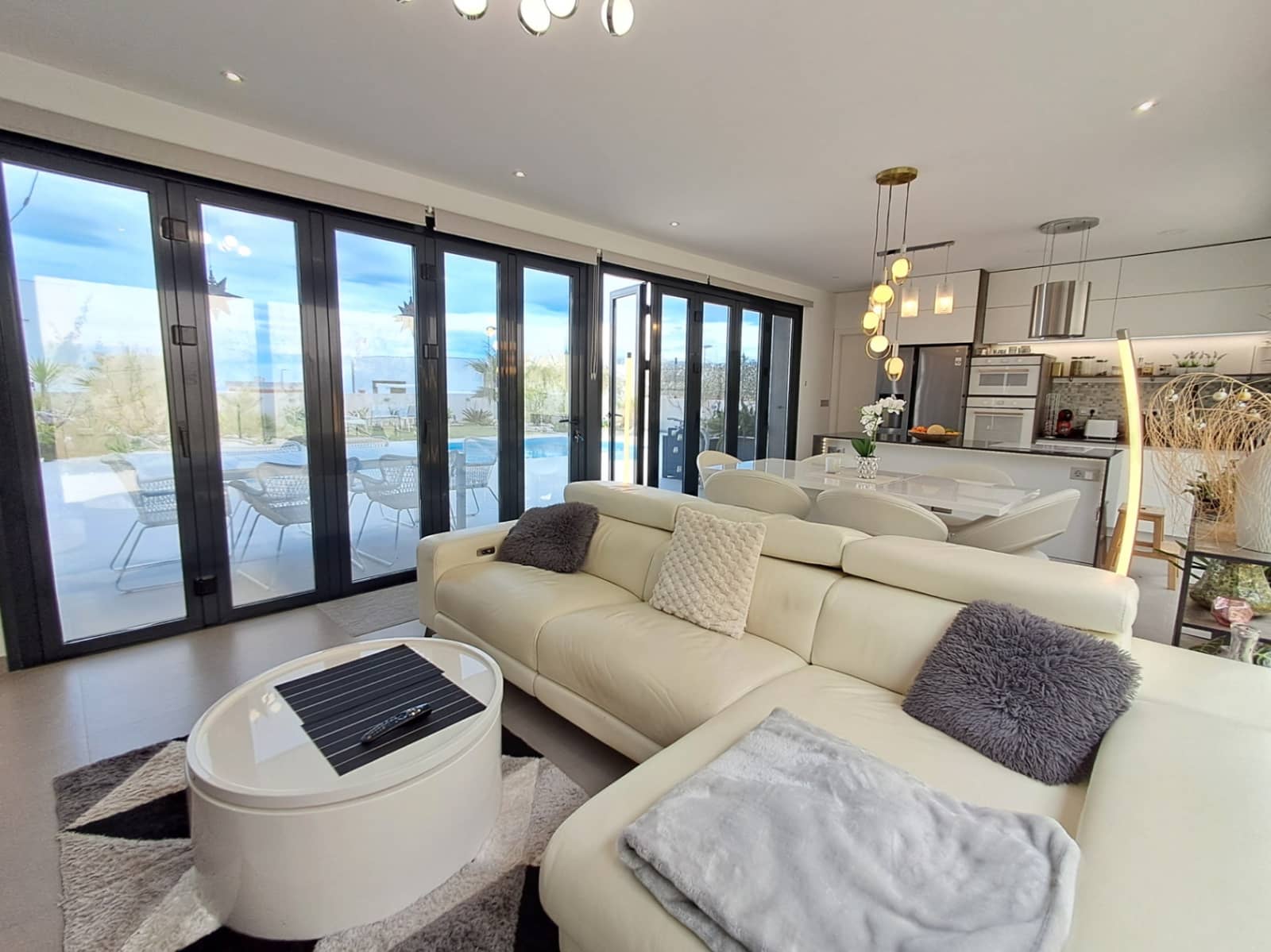 5 makuuhuone Huvila myytävänä paikassa Polop mukana uima-altaan - 720 000 € (Ref: 9598321)