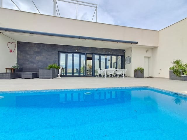 5 makuuhuone Huvila myytävänä paikassa Polop mukana uima-altaan - 720 000 € (Ref: 9598321)