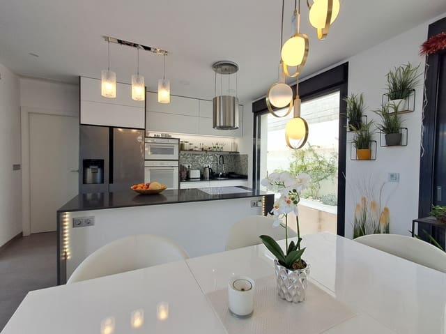 5 makuuhuone Huvila myytävänä paikassa Polop mukana uima-altaan - 720 000 € (Ref: 9598321)