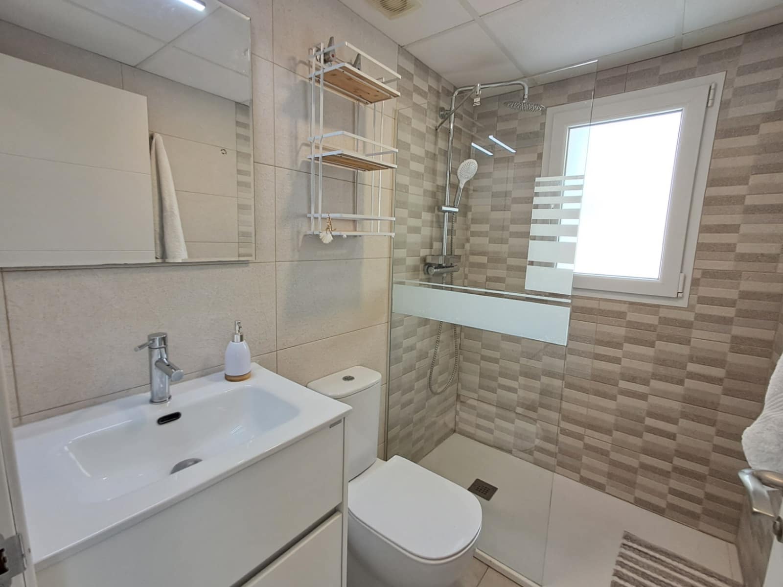 3 soveværelse Villa til salg i Polop med swimmingpool - € 460.000 (Ref: 9603431)