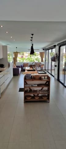 Villa/Maison de 4 chambres à louer à Benissa avec piscine - 5 000 € (Ref: 9606683)