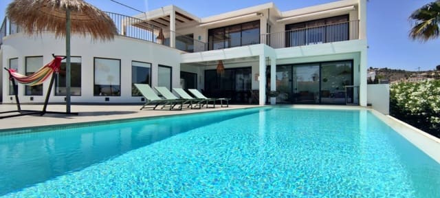 Villa/Maison de 4 chambres à louer à Benissa avec piscine - 5 000 € (Ref: 9606683)