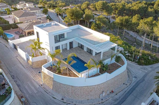 3 soverom Villa til salgs i Moraira, Teulada-Moraira med svømmebasseng garasje - € 2 250 000 (Ref: 9626290)
