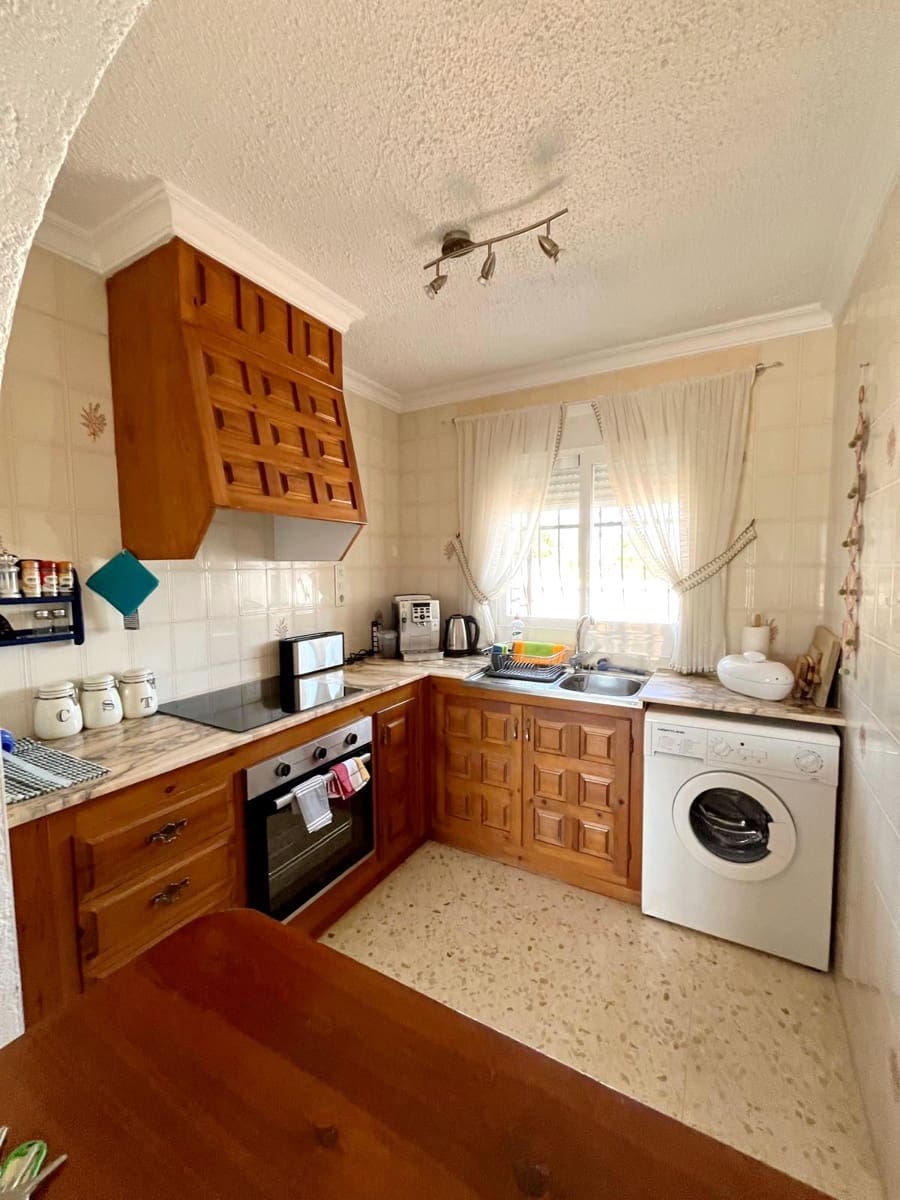 Chalet de 2 habitaciones en Benidoleig en venta con piscina - 263.000 € (Ref: 9666983)