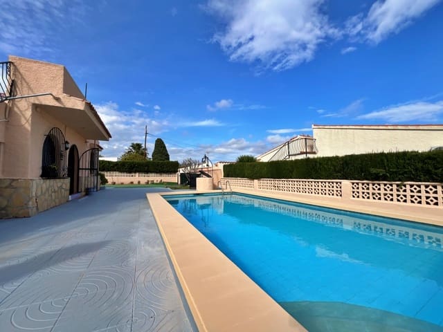 3 soveværelse Villa til leje i Calpe / Calp med swimmingpool - € 1.500 (Ref: 9666984)