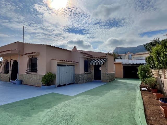 3 soveværelse Villa til leje i Calpe / Calp med swimmingpool - € 1.500 (Ref: 9666984)