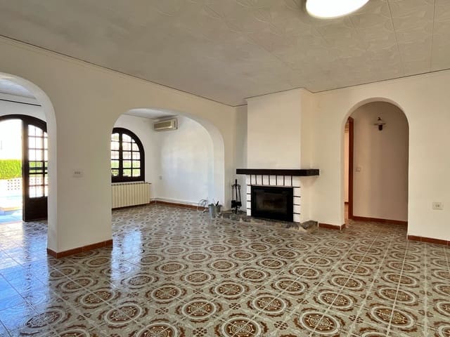 3 soveværelse Villa til leje i Calpe / Calp med swimmingpool - € 1.500 (Ref: 9666984)