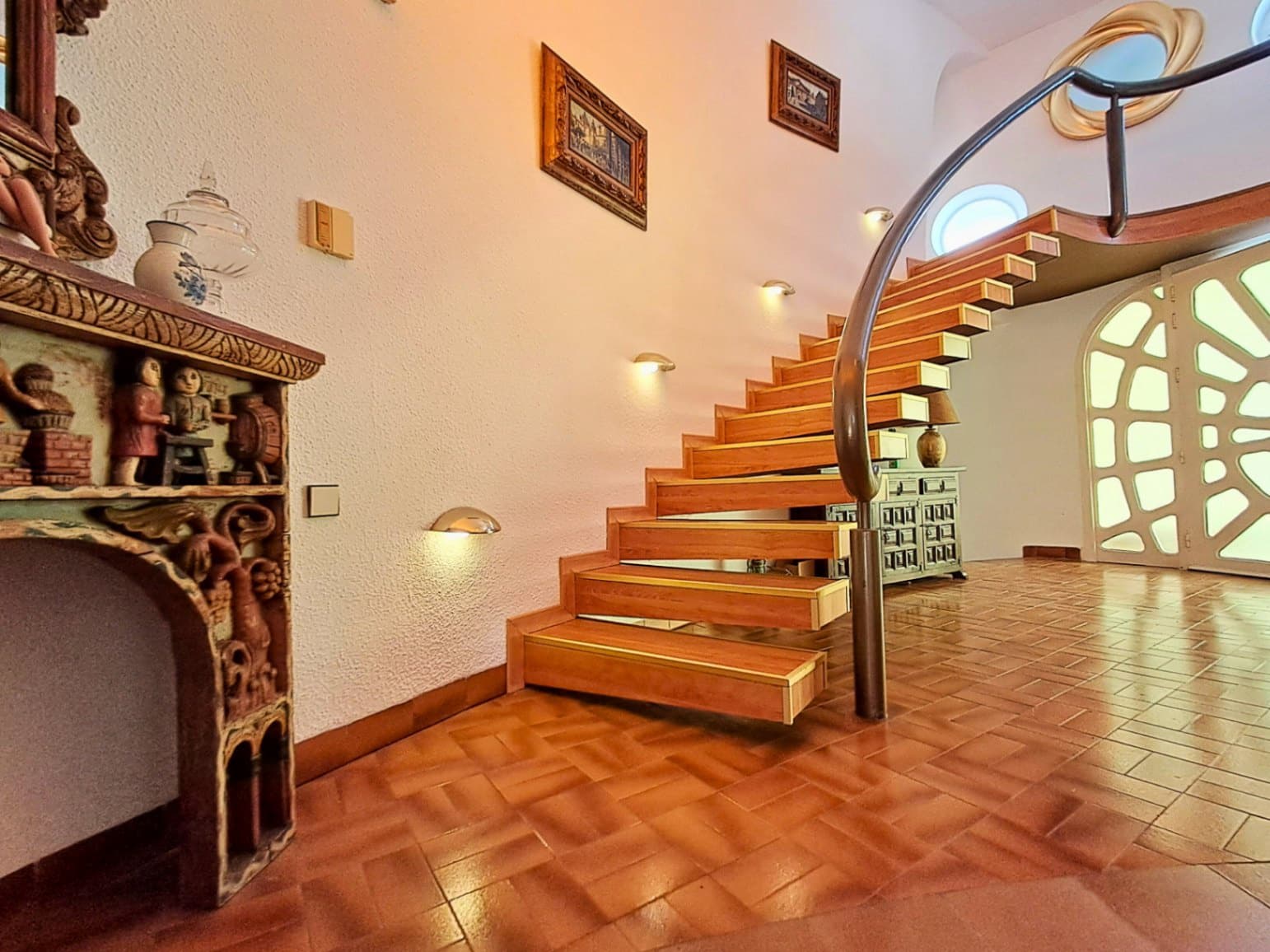 5 bedroom Villa for sale in Altea with pool garage - € 995,000 (Ref: 9694030)