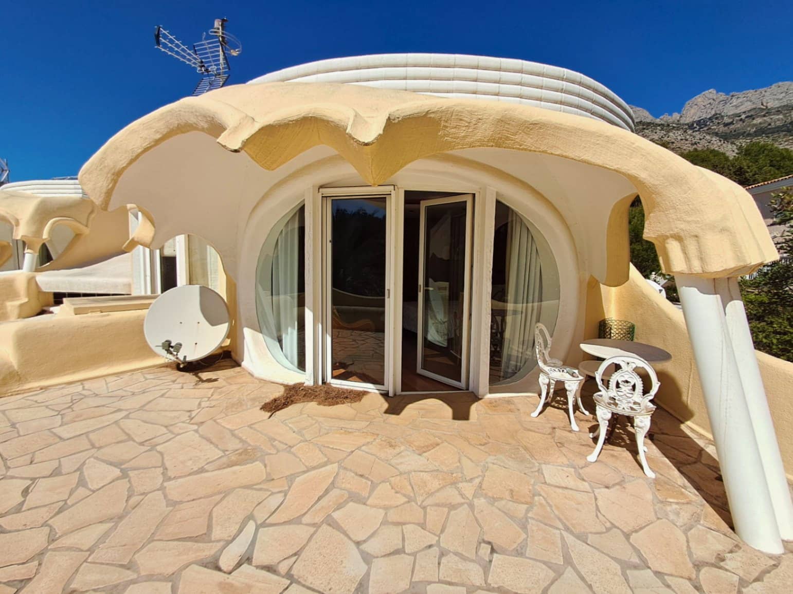 5 bedroom Villa for sale in Altea with pool garage - € 995,000 (Ref: 9694030)