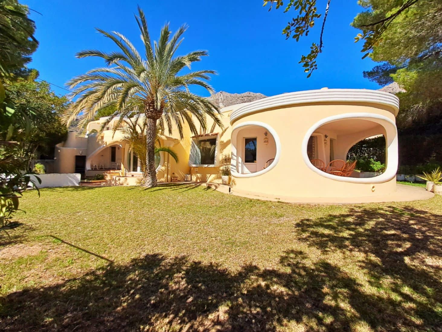 5 bedroom Villa for sale in Altea with pool garage - € 995,000 (Ref: 9694030)