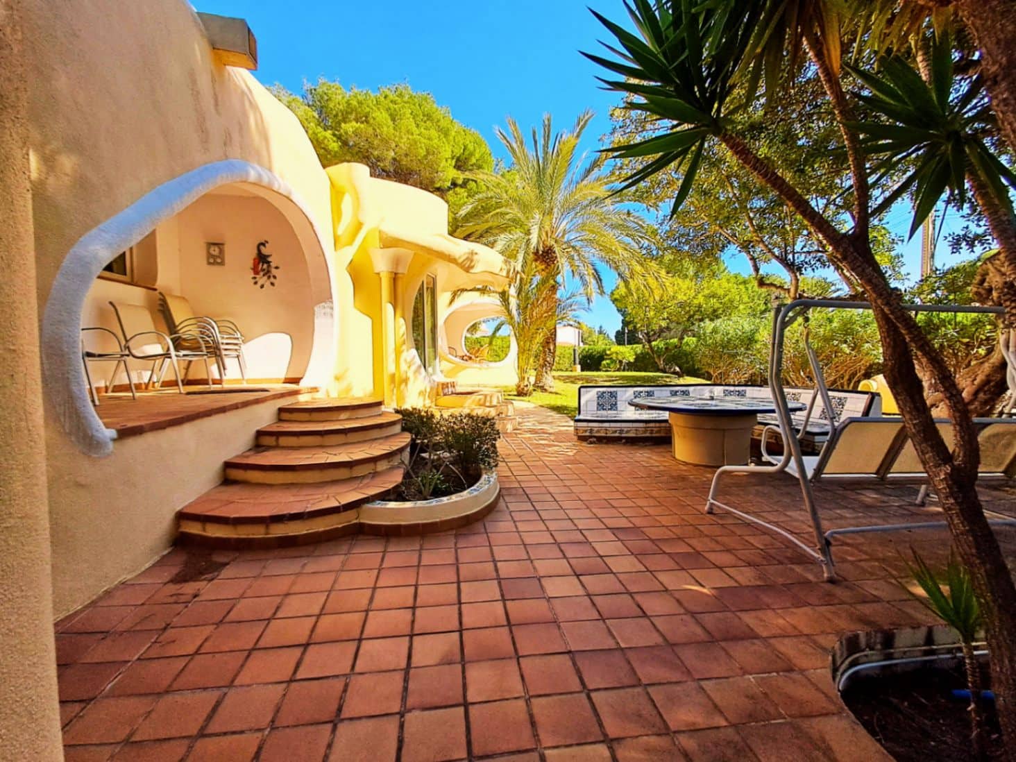 5 bedroom Villa for sale in Altea with pool garage - € 995,000 (Ref: 9694030)
