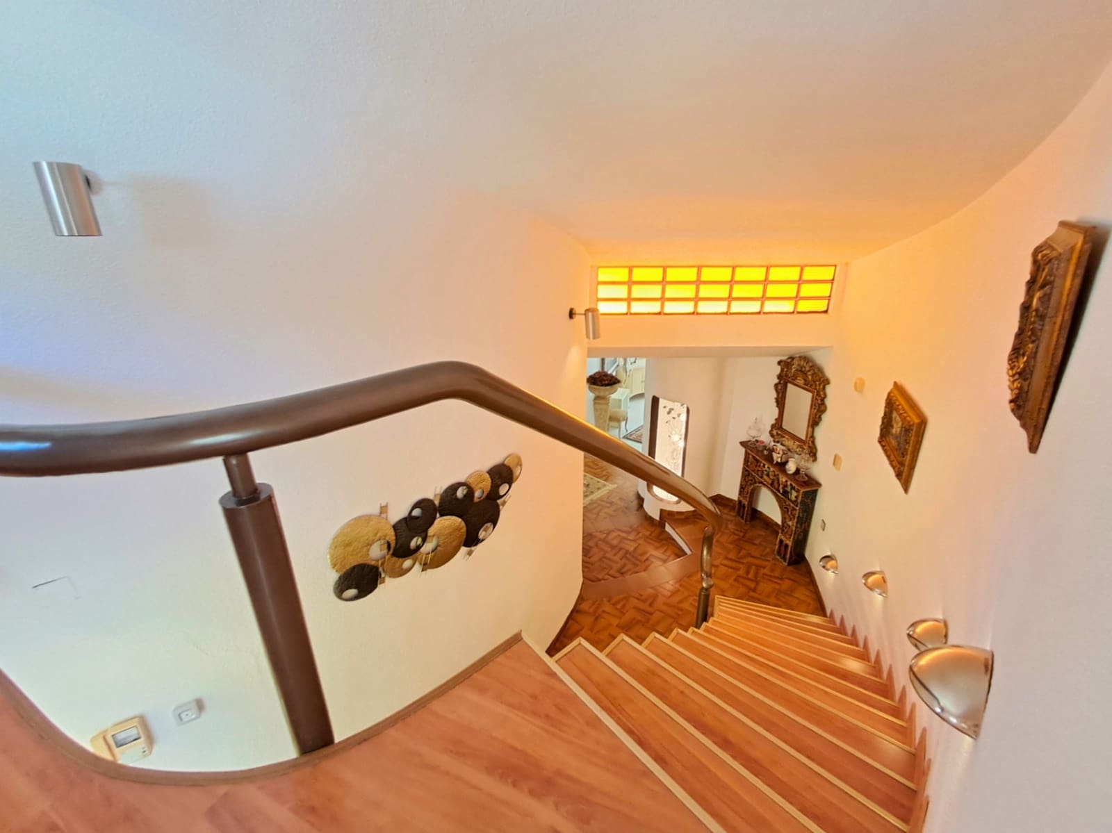 5 bedroom Villa for sale in Altea with pool garage - € 995,000 (Ref: 9694030)