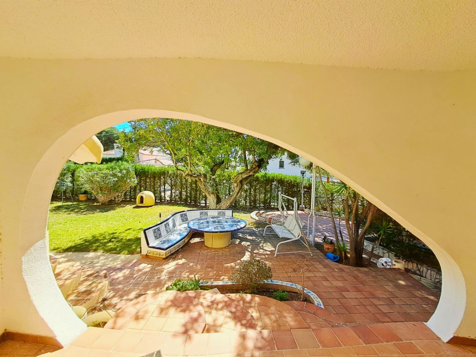 5 bedroom Villa for sale in Altea with pool garage - € 995,000 (Ref: 9694030)