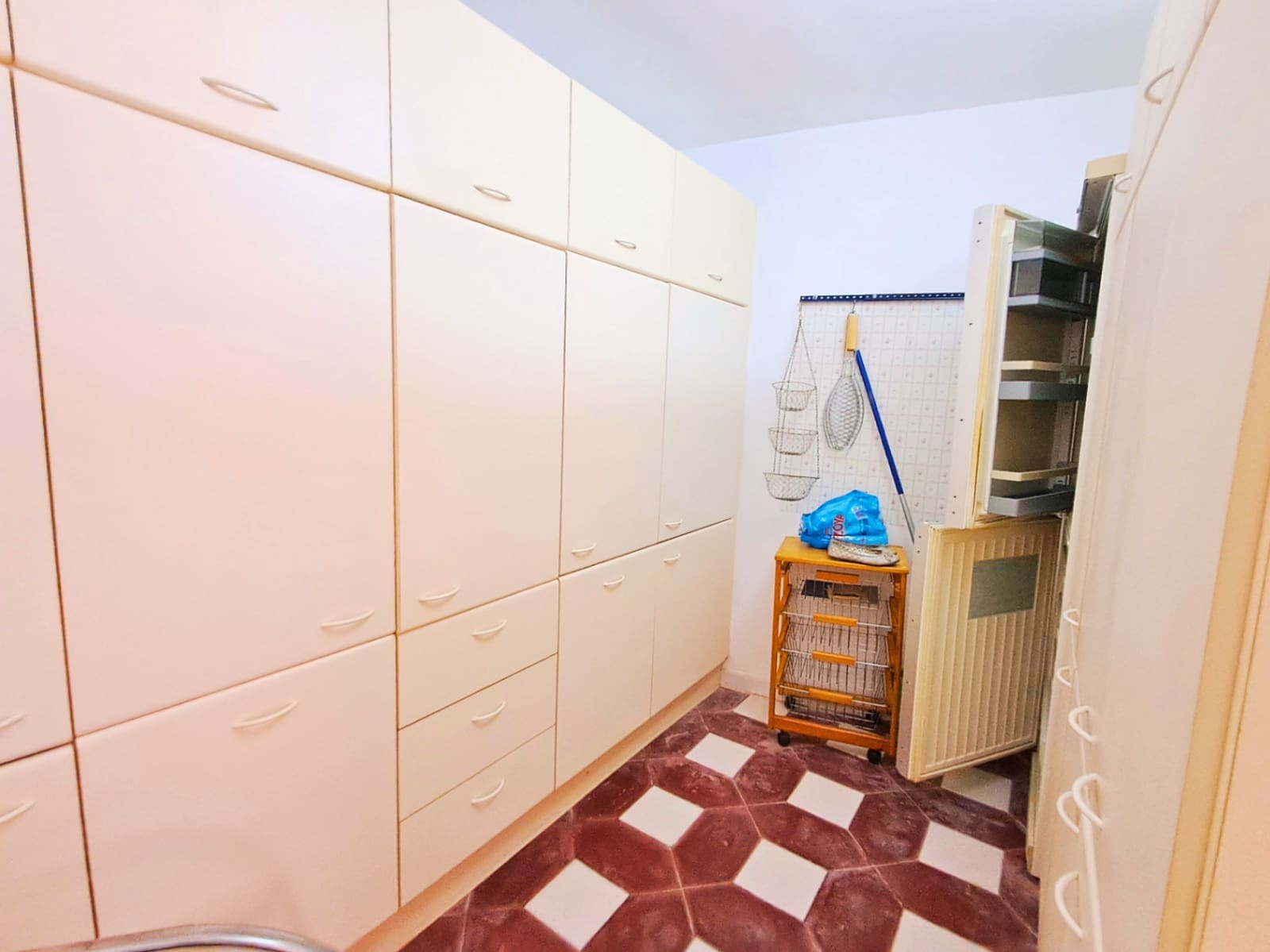 5 bedroom Villa for sale in Altea with pool garage - € 995,000 (Ref: 9694030)