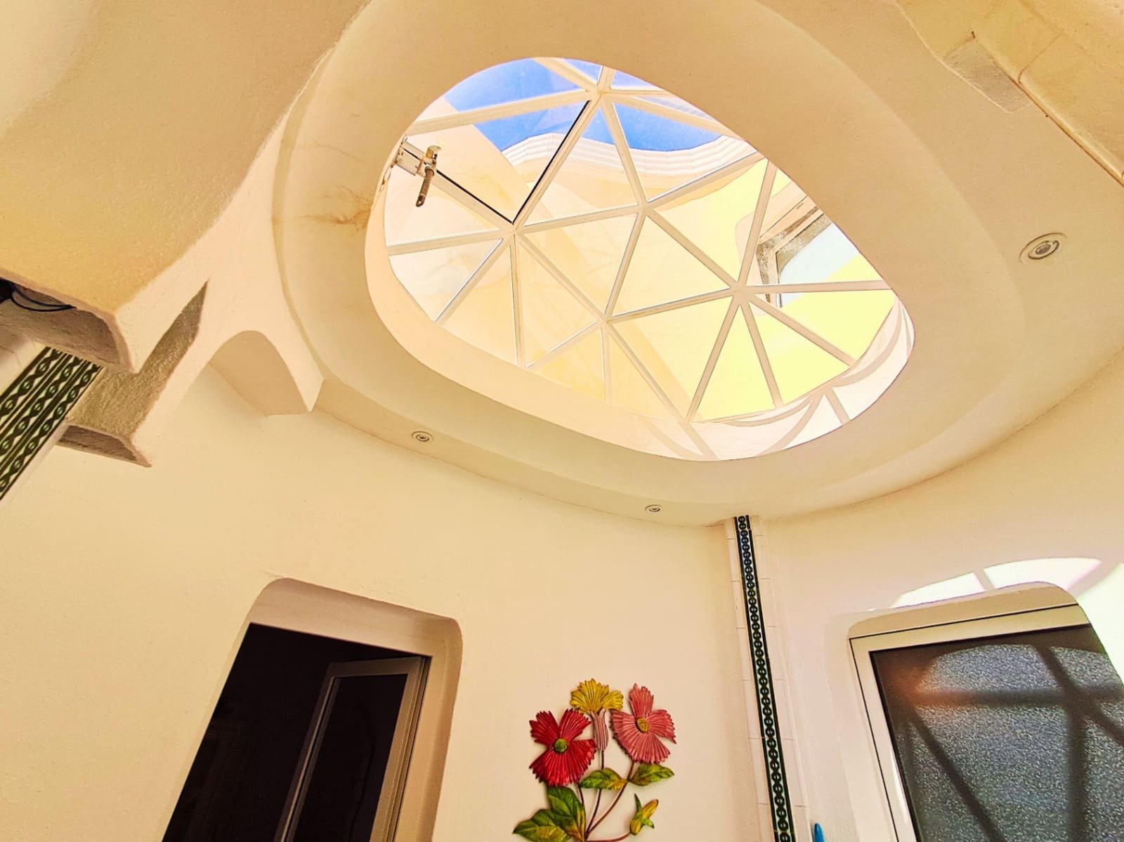 5 bedroom Villa for sale in Altea with pool garage - € 995,000 (Ref: 9694030)