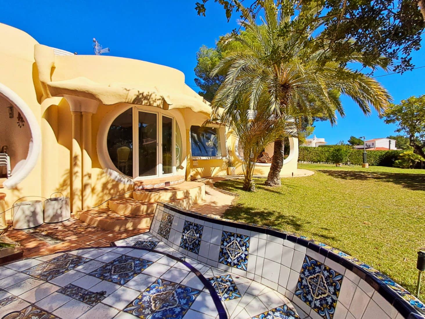 5 bedroom Villa for sale in Altea with pool garage - € 995,000 (Ref: 9694030)