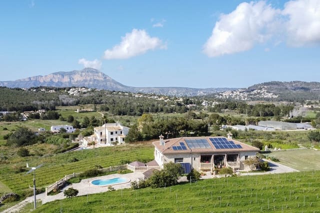 4 soveværelse Villa til salg i Benitachell / Benitatxell med swimmingpool - € 1.240.000 (Ref: 9694347)