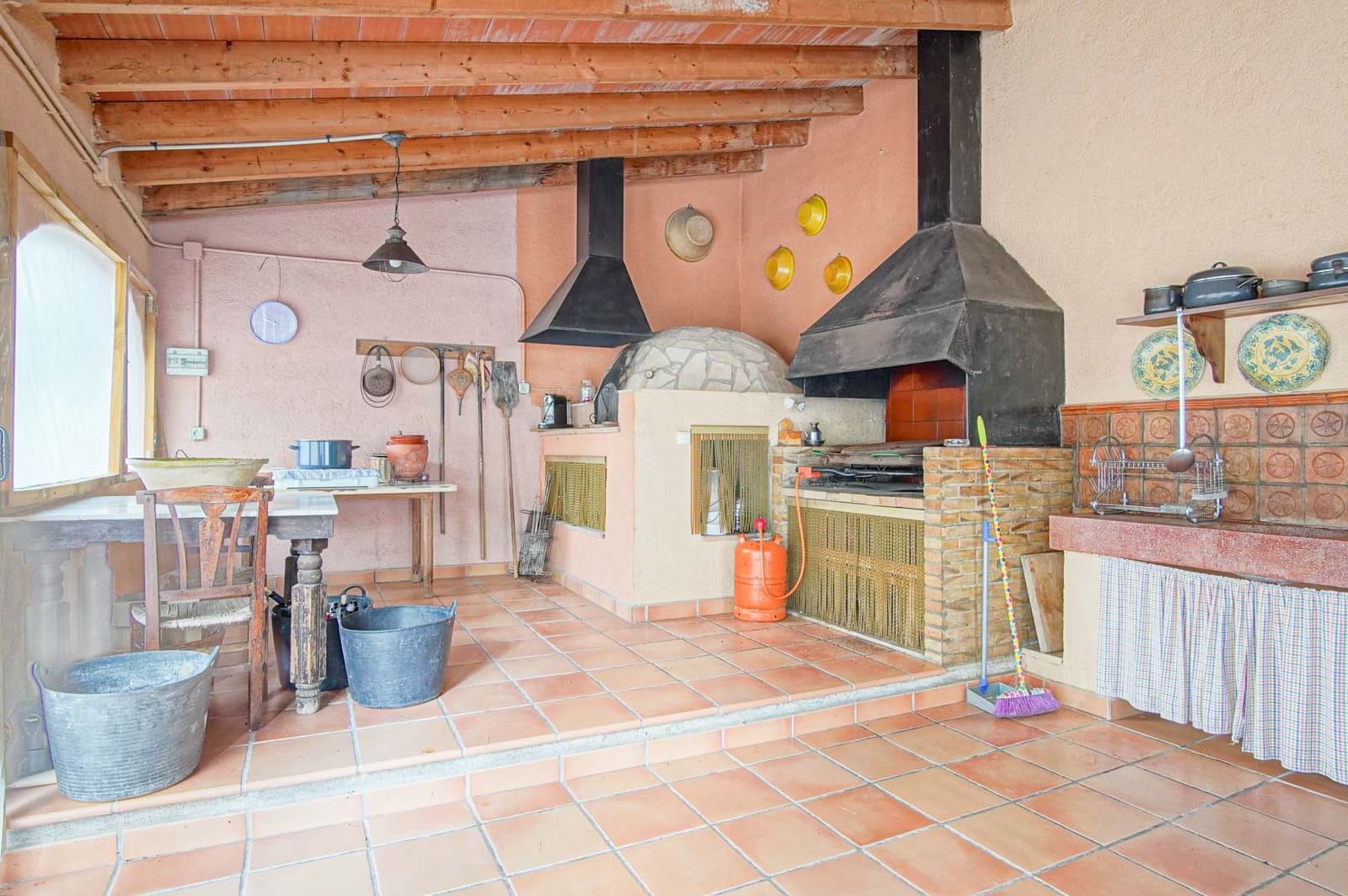 4 soveværelse Villa til salg i Orba med swimmingpool - € 899.000 (Ref: 9694381)