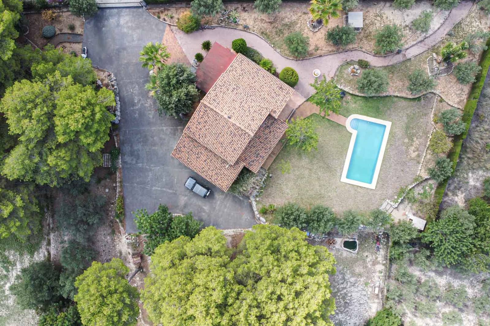 4 soveværelse Villa til salg i Orba med swimmingpool - € 899.000 (Ref: 9694381)