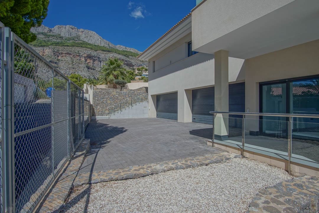 5 bedroom Villa for sale in Altea with pool - € 3,500,000 (Ref: 9694390)