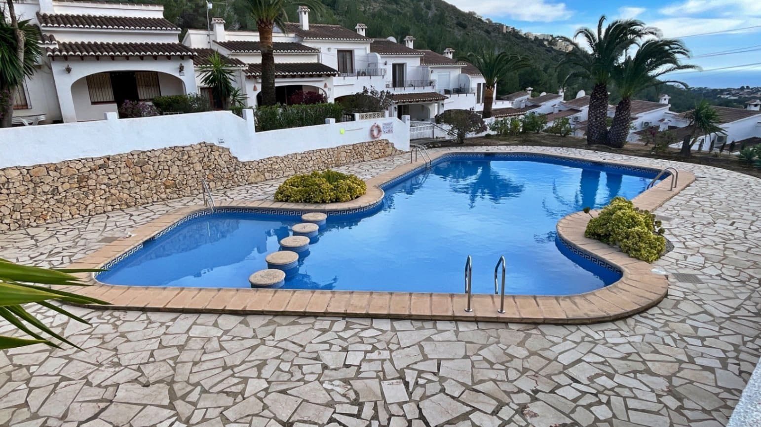 2 soveværelse Villa til salg i Benitachell / Benitatxell med swimmingpool garage - € 275.000 (Ref: 9699228)