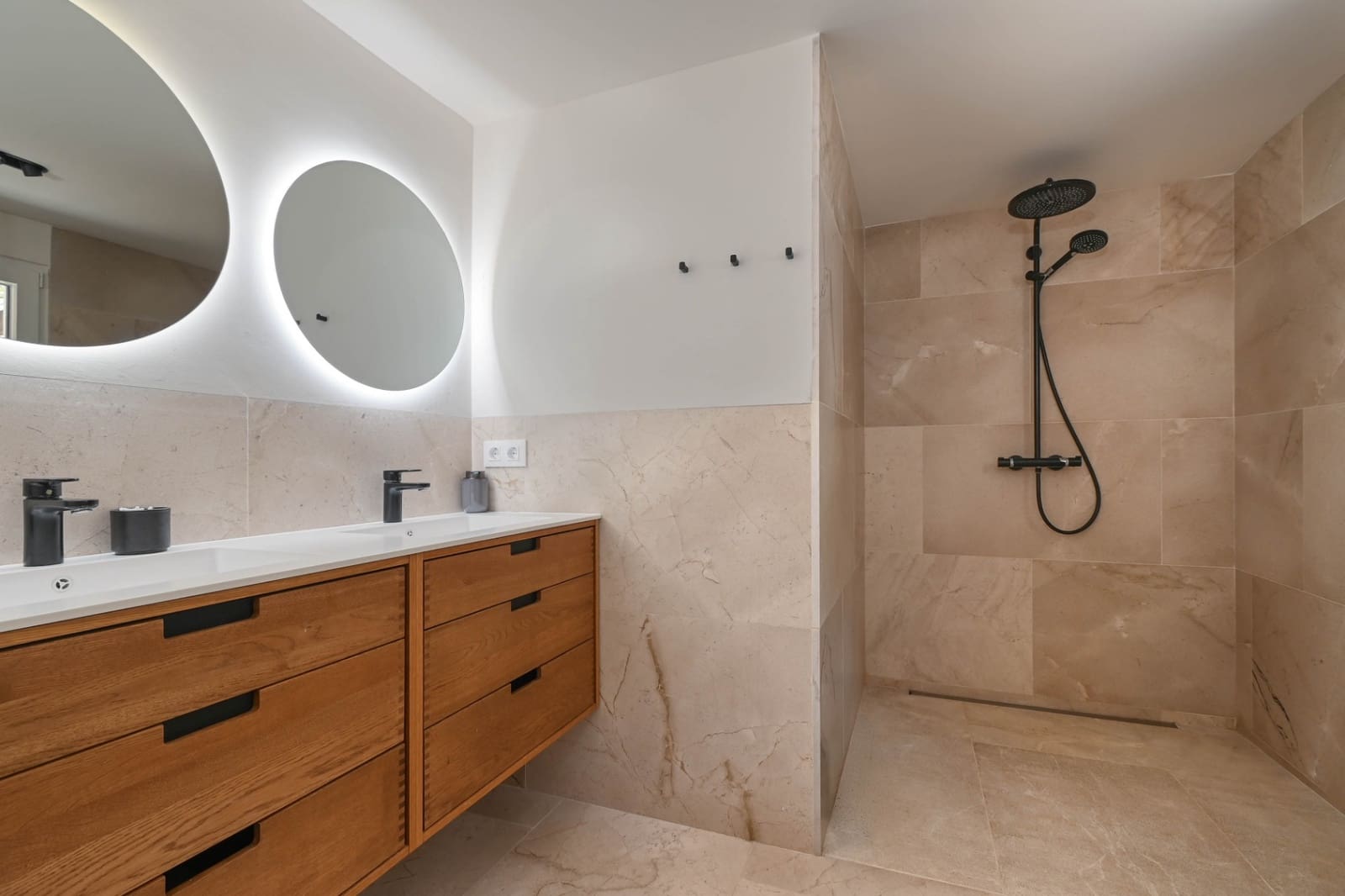 4 makuuhuone Huvila myytävänä paikassa Moraira mukana uima-altaan 
autotalli - 1 999 999 € (Ref: 9707897)