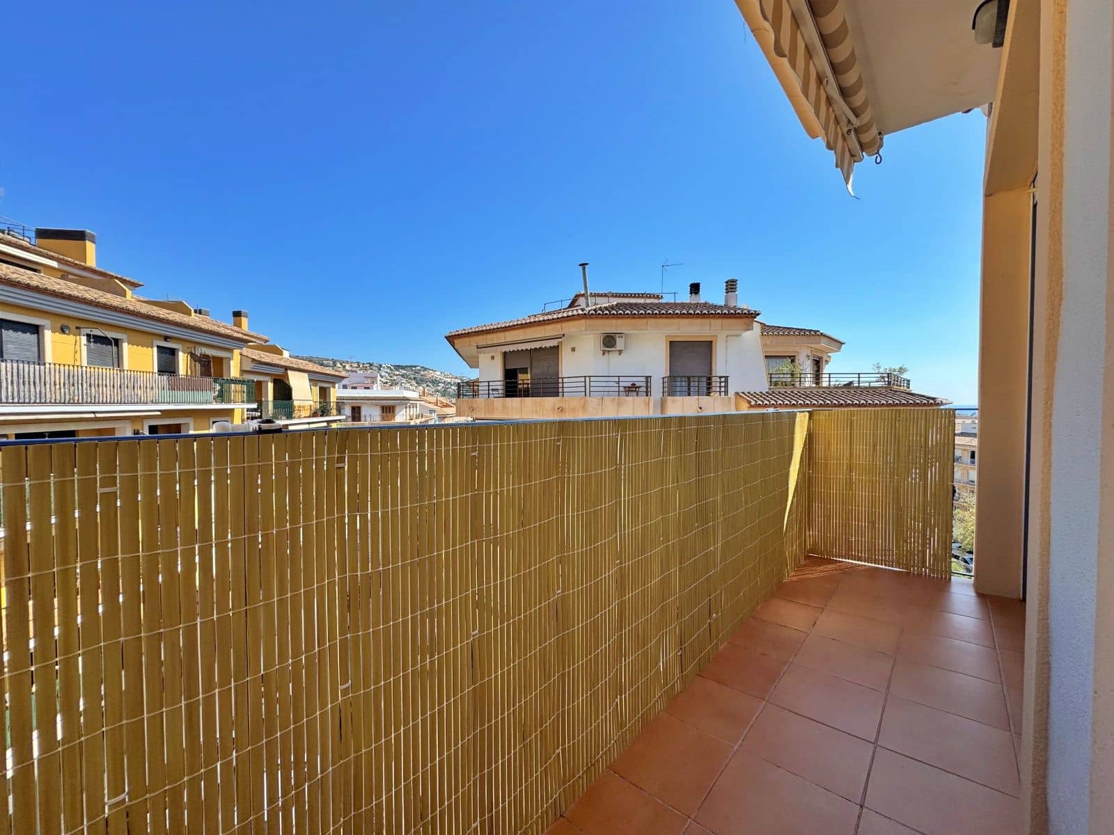 3 bedroom Apartment for rent in Javea / Xabia with garage - € 1,700 (Ref: 9713679)