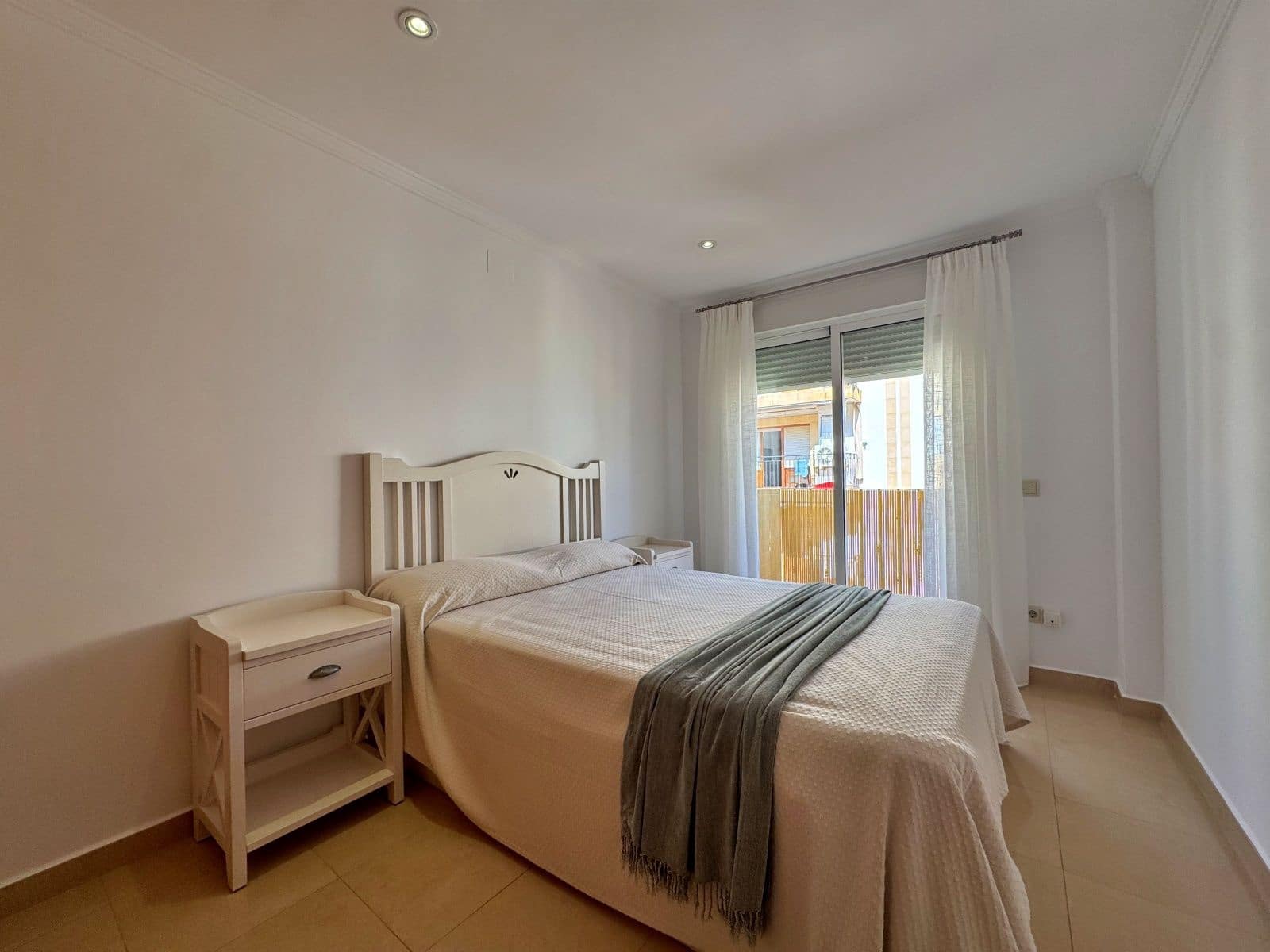 3 bedroom Apartment for rent in Javea / Xabia with garage - € 1,700 (Ref: 9713679)